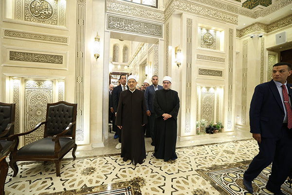 The Sheikh of Al-Azhar visits Sayyida Zeinab Mosque after the completion of renovations