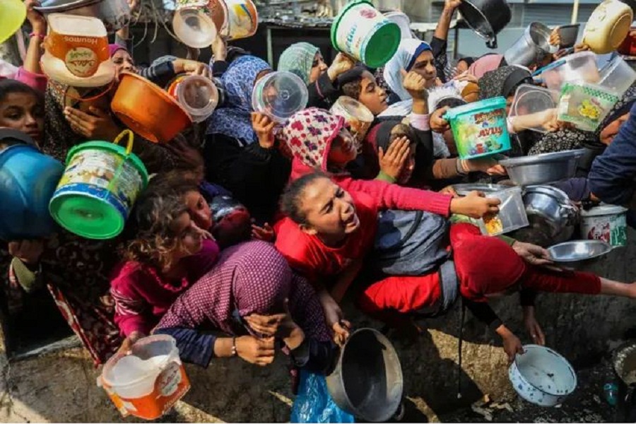 UN official calls on Security Council to act to "prevent genocide" in Gaza