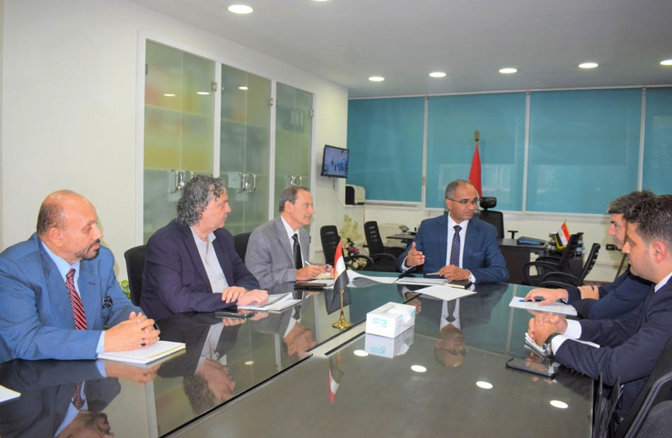 The Deputy Minister of Housing discusses the status of ongoing water and wastewater projects with representatives from the European Investment Bank.