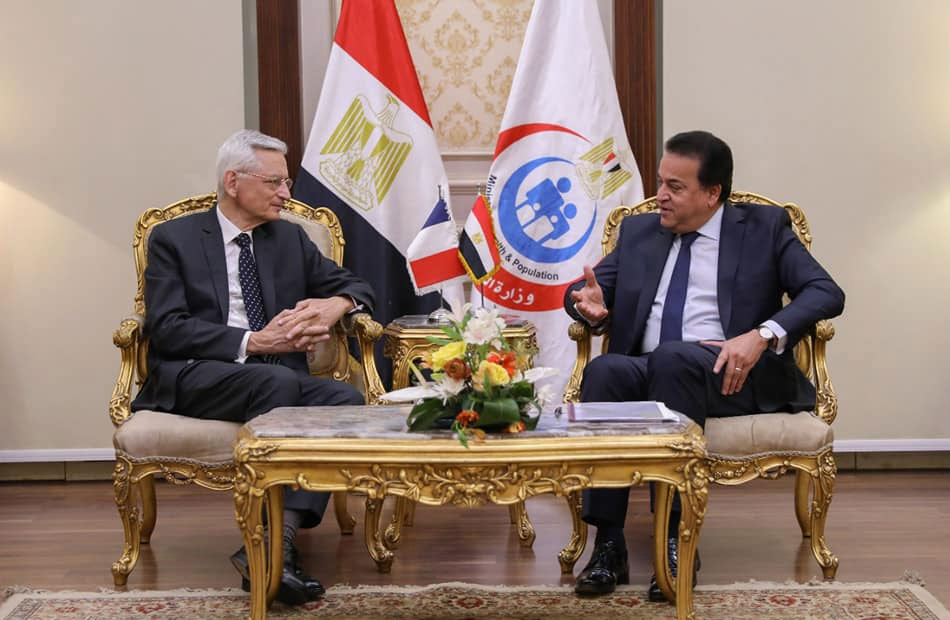 The Minister of Health meets with the French Ambassador to Egypt to discuss strengthening cooperation between the two countries in the health sector