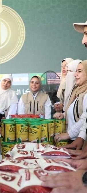الإمام الأكبر يتفقَّد تجهيزات القافلة الإغاثية التي يطلقها بيت الزكاة والصدقات إلى قطاع غزة