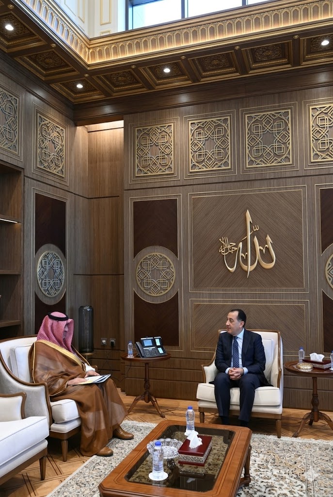 رئيس الوزراء يستقبل سفير خادم الحرمين الشريفين لدى مصر لبحث تعزيز التعاون المشترك