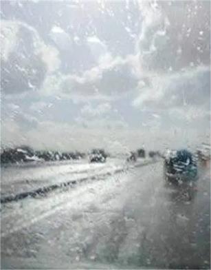 أمطار ورياح تضرب قنا وسماء ملبدة بالغيوم