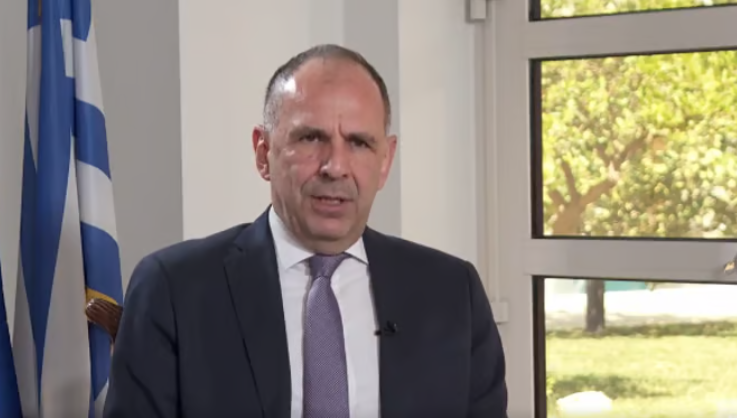 The Greek Foreign Minister praises Egypt's important role in sending aid to Gaza