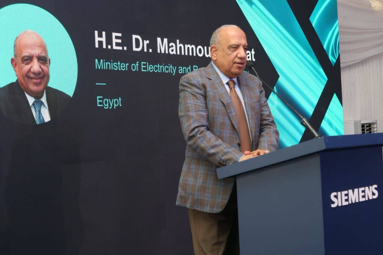 During the inauguration of the Siemens factory, the Minister of Electricity stated: "The state has a strategy for localizing industry and transferring technology."