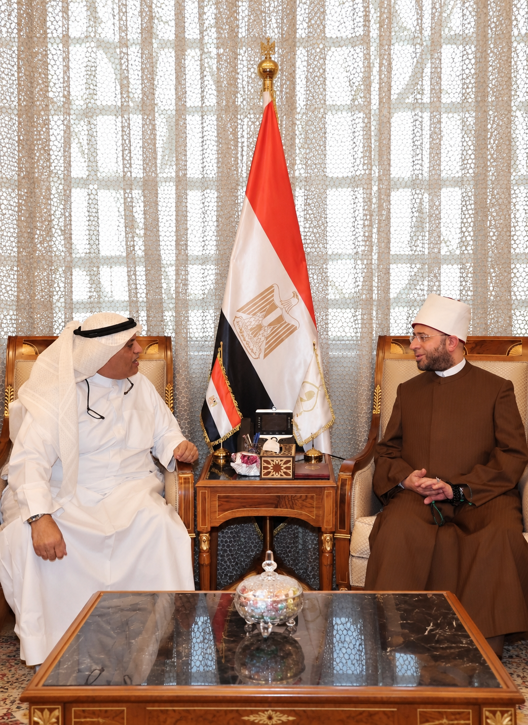 Minister of Awqaf Discusses Strengthening Cooperation with the Kuwaiti Office for Charitable Projects