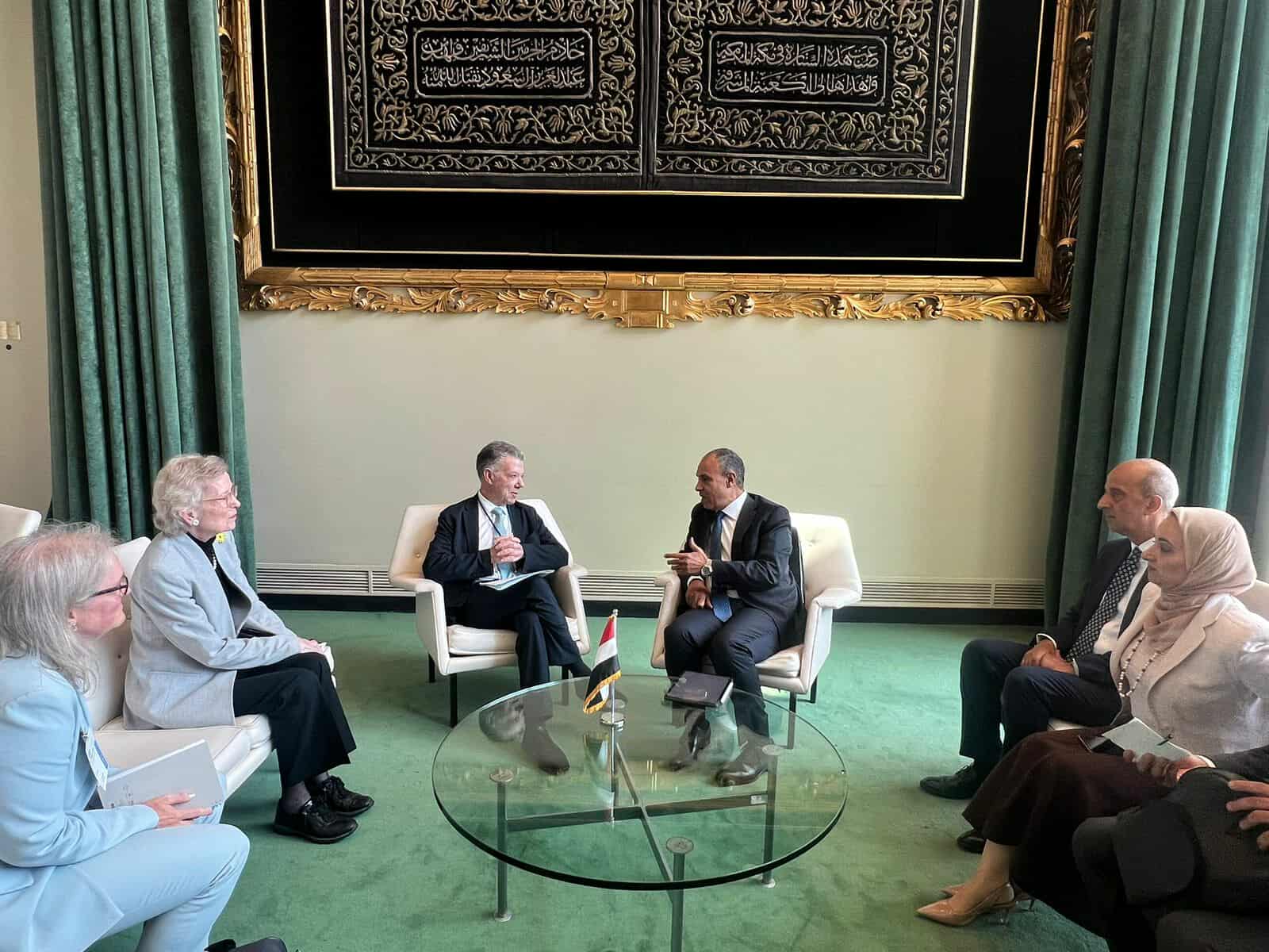 The Minister of Foreign Affairs Meets with Leaders of The Elders Group Supporting Peace