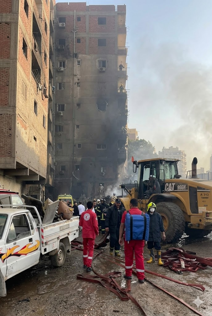 The Egyptian Red Crescent supports Civil Protection and Ambulance efforts to control a fire at a warehouse in Nasr City.