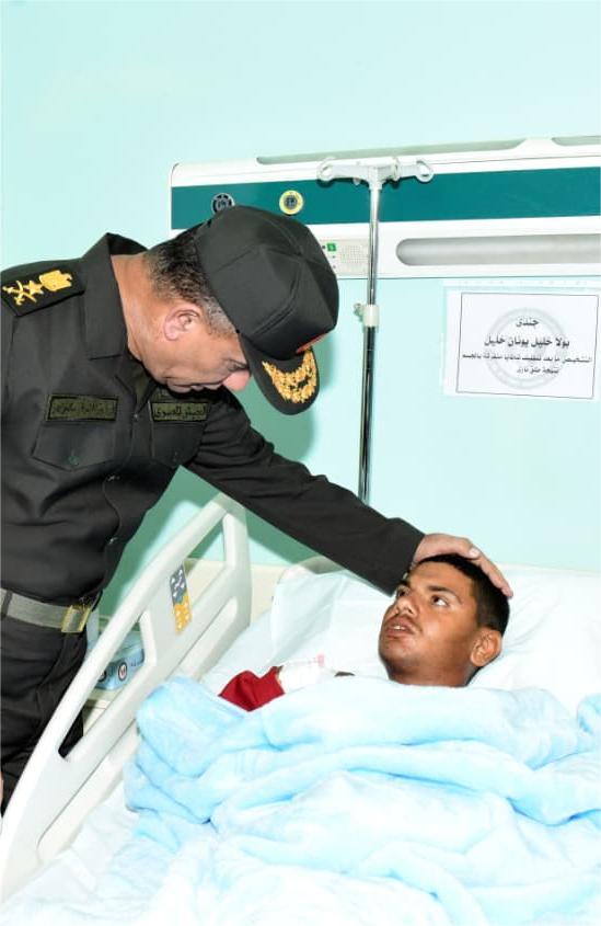 Lieutenant General Ashraf Salem Zaher Visits Several Wounded Soldiers at Al-Galaa Military Medical Complex