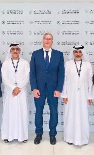 Minister of Petroleum Discusses Strengthening Cooperation with Abu Dhabi Ports Group