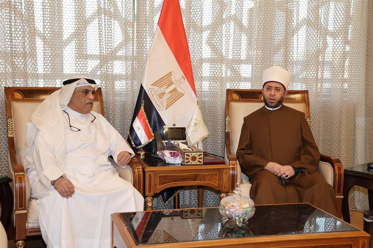 Minister of Awqaf Discusses Strengthening Cooperation with the Kuwaiti Office for Charitable Projects