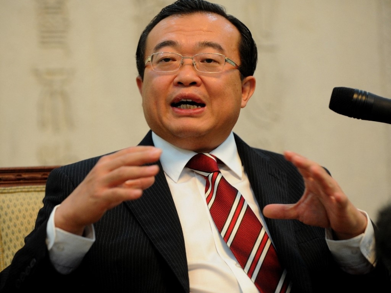 وزير خارجية الحزب الشيوعي الصيني يشيد بما حققته مصر من تنمية وازدهار