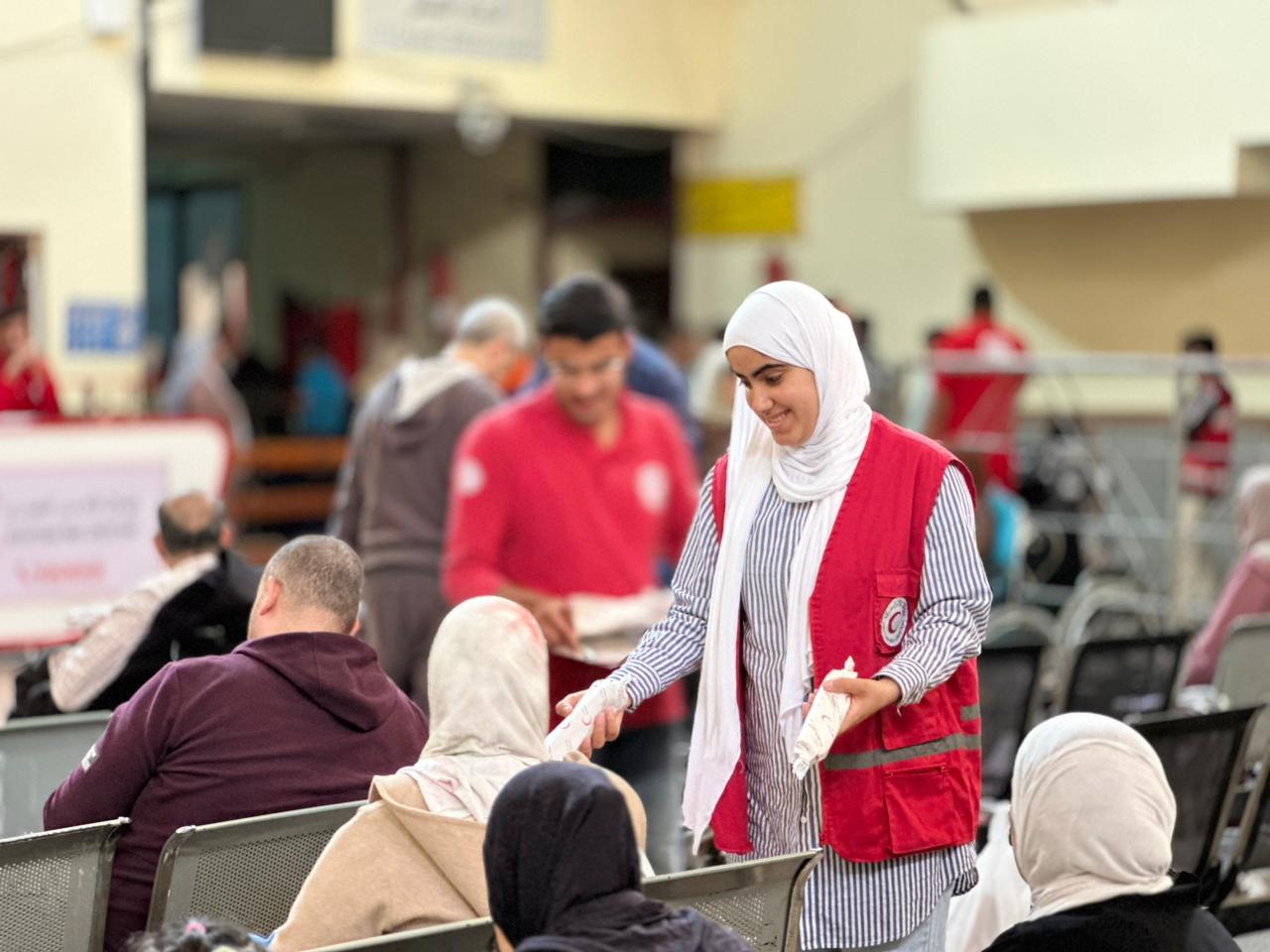 The Egyptian Red Crescent continues to deliver food and relief aid to Gaza via the "Zad Al-Ezza" 184th convoy.
