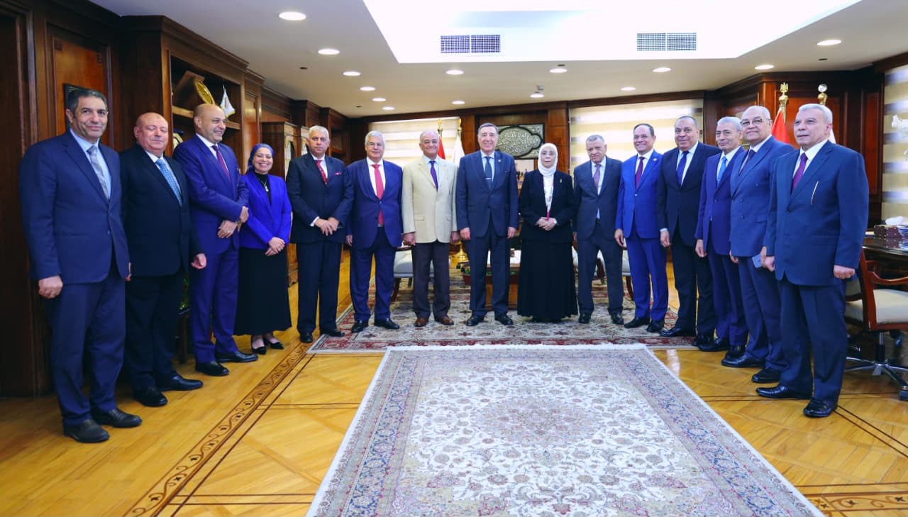 Head of the Administrative Prosecution Authority Receives President of the Supreme Constitutional Court