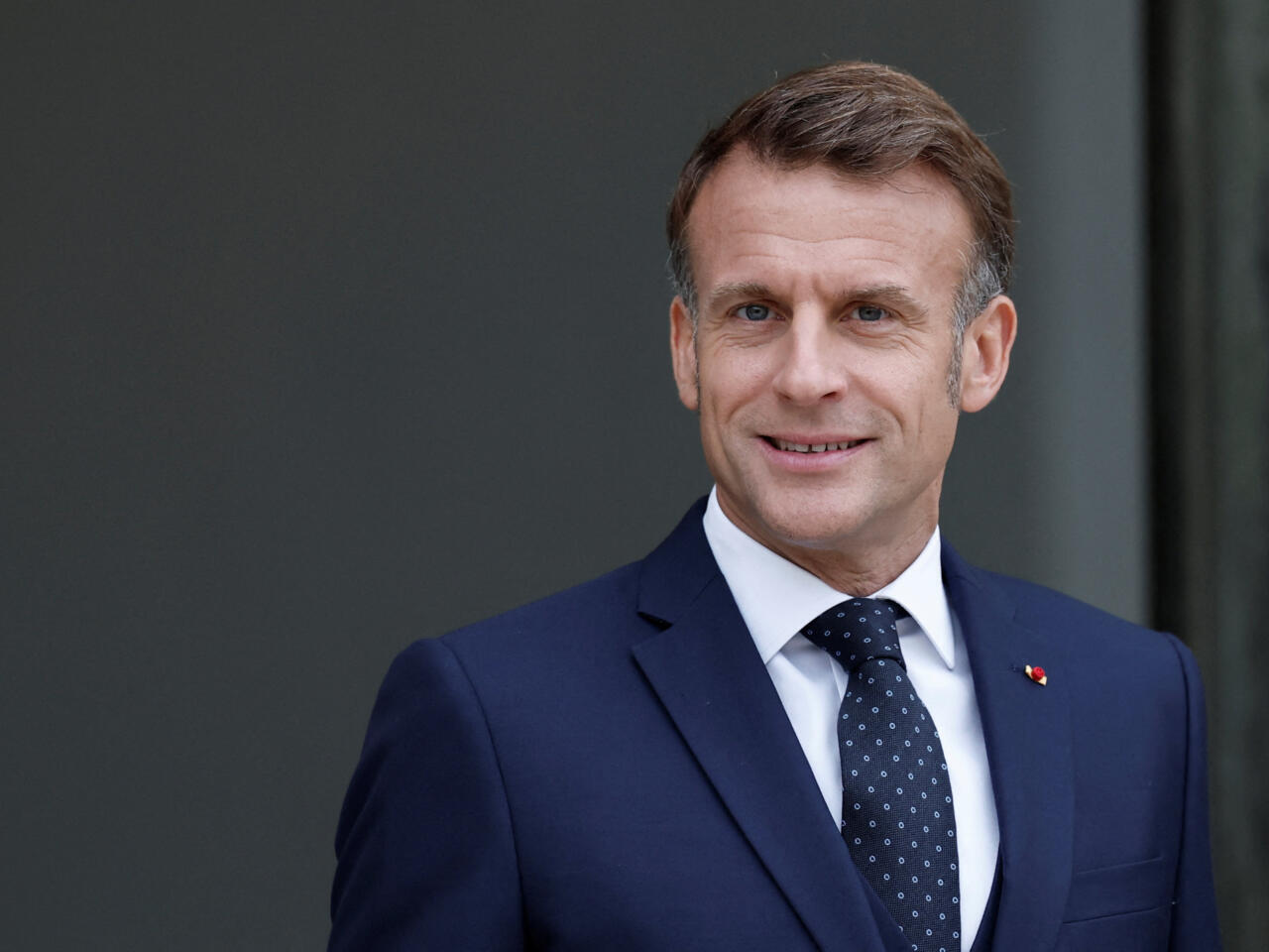 Macron Arrives in Egypt to Attend Sharm El-Sheikh Peace Summit