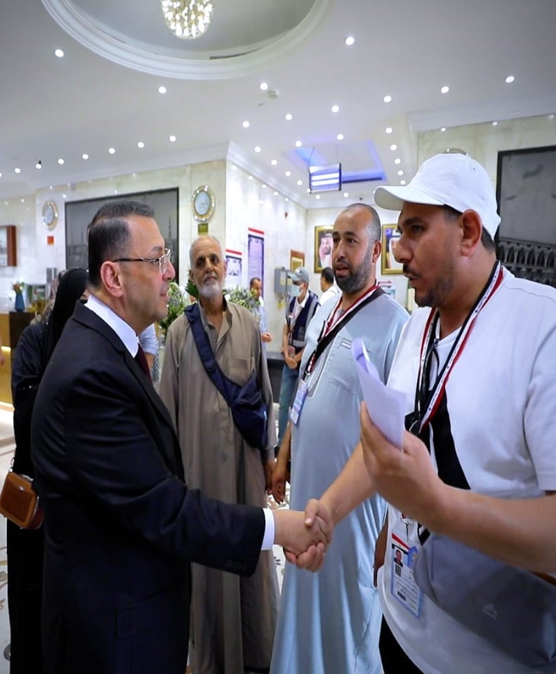 رئيس بعثة الحج يطمئن على مستوى الخدمات.. ويؤكد: التعامل الفوري مع الحالات الإنسانية