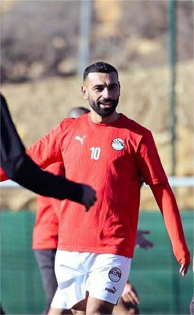 منتخب الفراعنة يبدأ الأدوار الإقصائية برسائل حاسمة من حسام حسن قبل دور الـ16