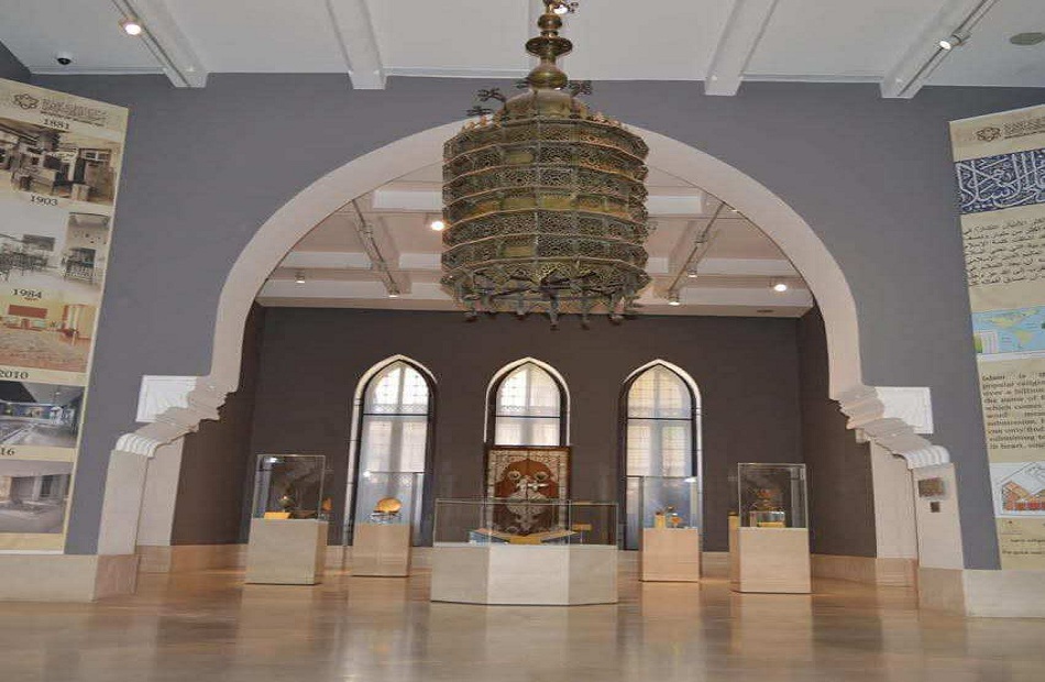 The Museum of Islamic Art at Bab al-Khalq highlights the cultural diversity and artistic richness of the Islamic world.