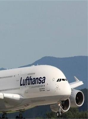 International Airlines Continue to Suspend Flights to Israel