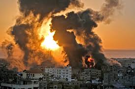 إعلام فلسطيني: 7 شهداء جراء قصف الاحتلال منزلًا في خان يونس