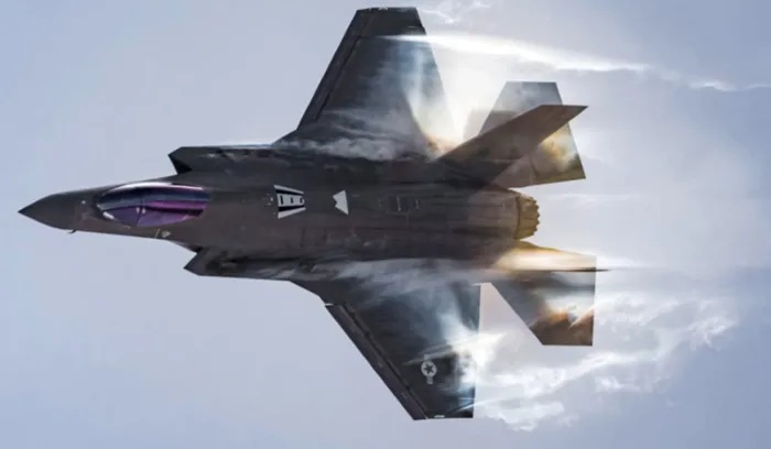 New strikes target Houthi positions in Taiz, Yemen