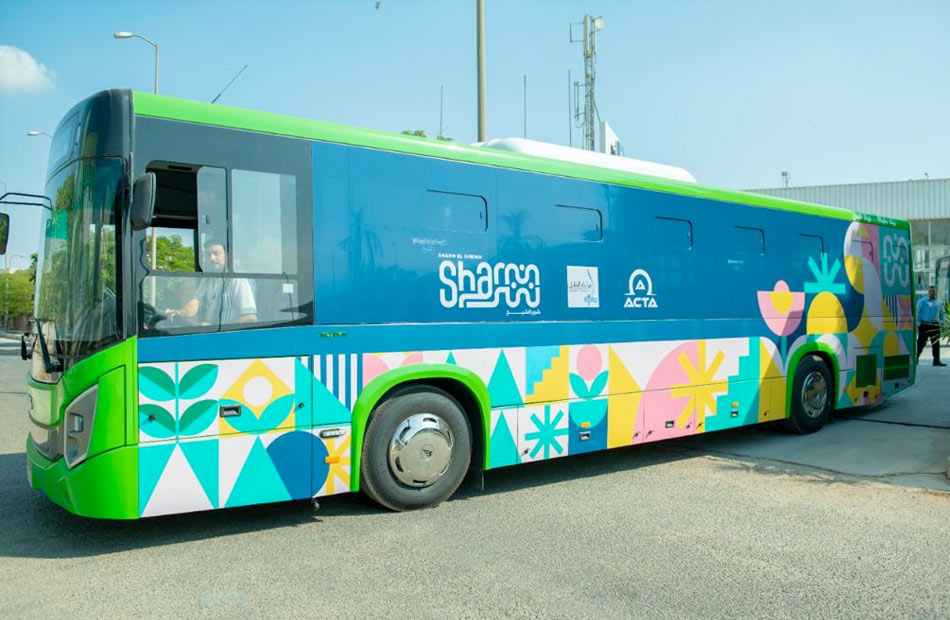 Minister of Military Production: A number of electric buses have begun to arrive in Sharm El-Sheikh to carry attendees to the "Climate Conference."