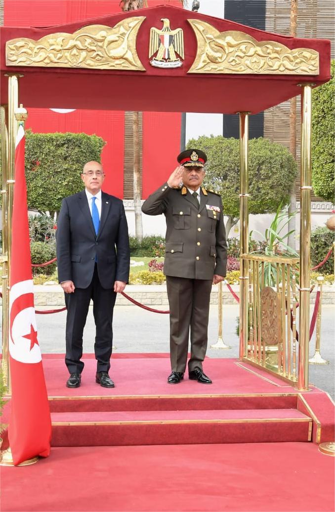 Minister of Defense and Military Production Meets with His Tunisian Counterpart
