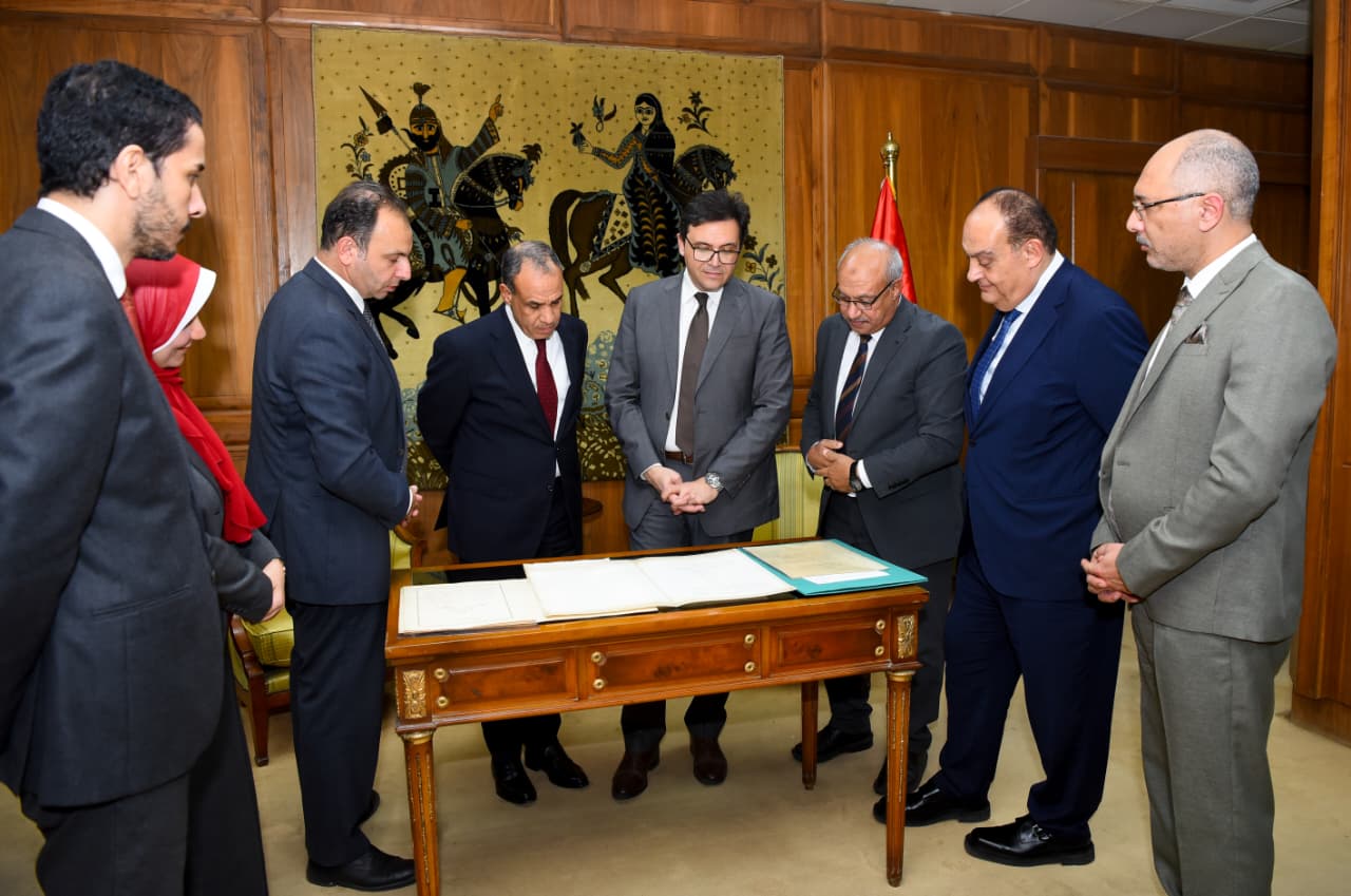 Foreign Minister Receives Restored Historical Documents, Records, and Maps at the National Library and Archives