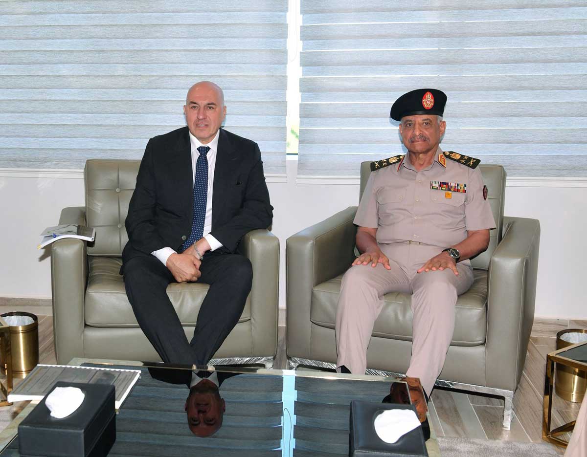 Lieutenant General Abdel Meguid Sakr Meets with the Italian Minister of Defense