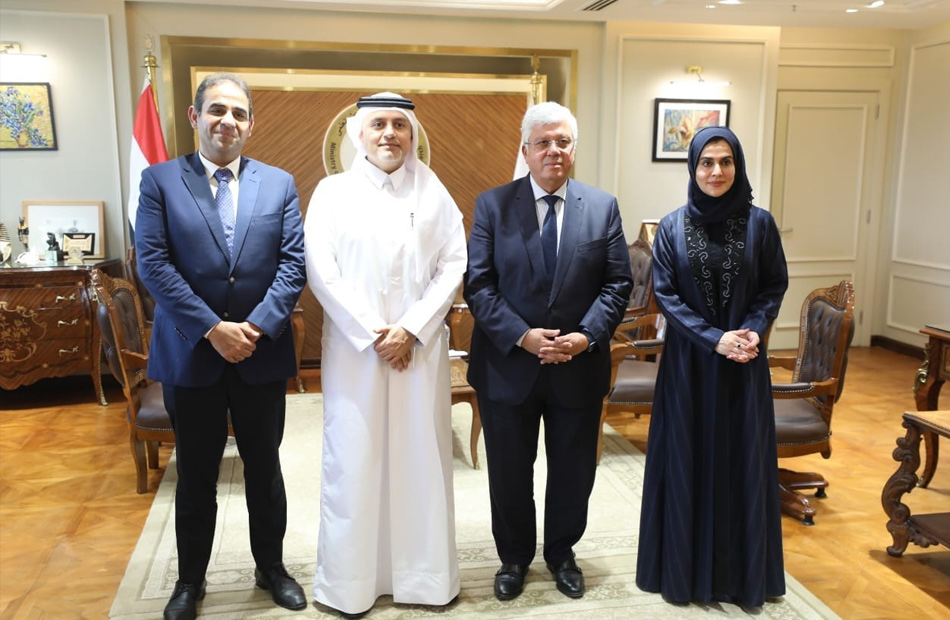 Minister of Higher Education discusses with Qatari Ambassador ways of joint cooperation between the two countries