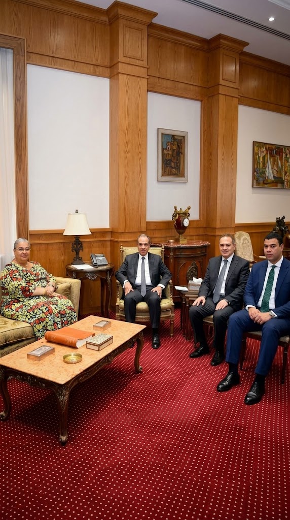 Foreign Minister Discusses Political Process Developments with UN Envoy to Libya