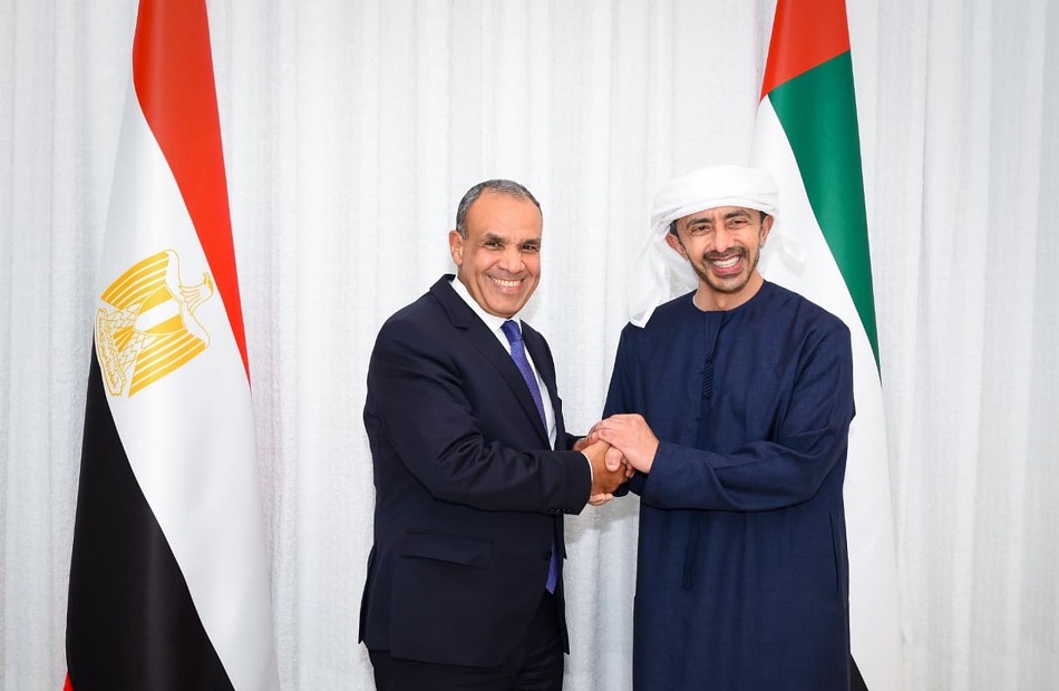 وزير الخارجية ينقل رسالة تضامن من الرئيس السيسي والحكومة والشعب المصري إلى قيادة وحكومة وشعب دولة الإمارات