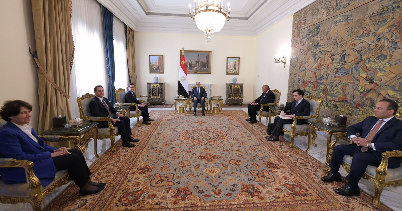 President Sisi and the French Foreign Minister affirm the two countries’ absolute rejection of any measures aimed at displacing Palestinians from their lands.