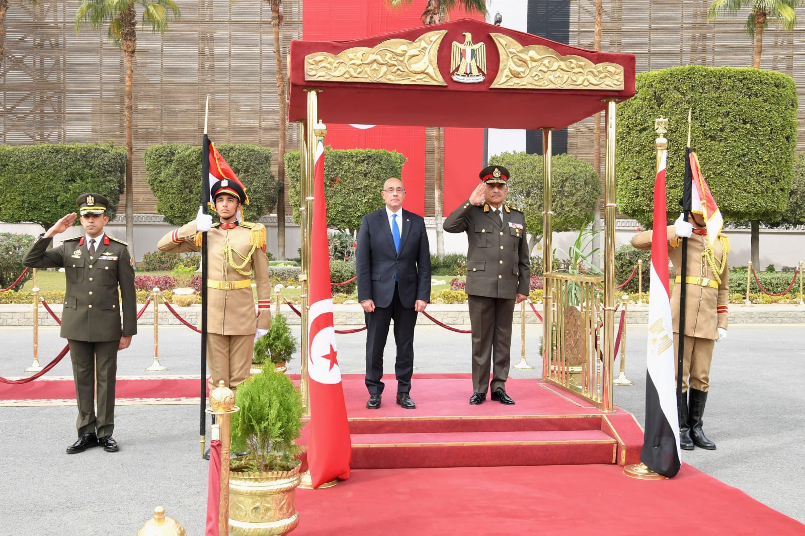 Minister of Defense and Military Production Meets with His Tunisian Counterpart