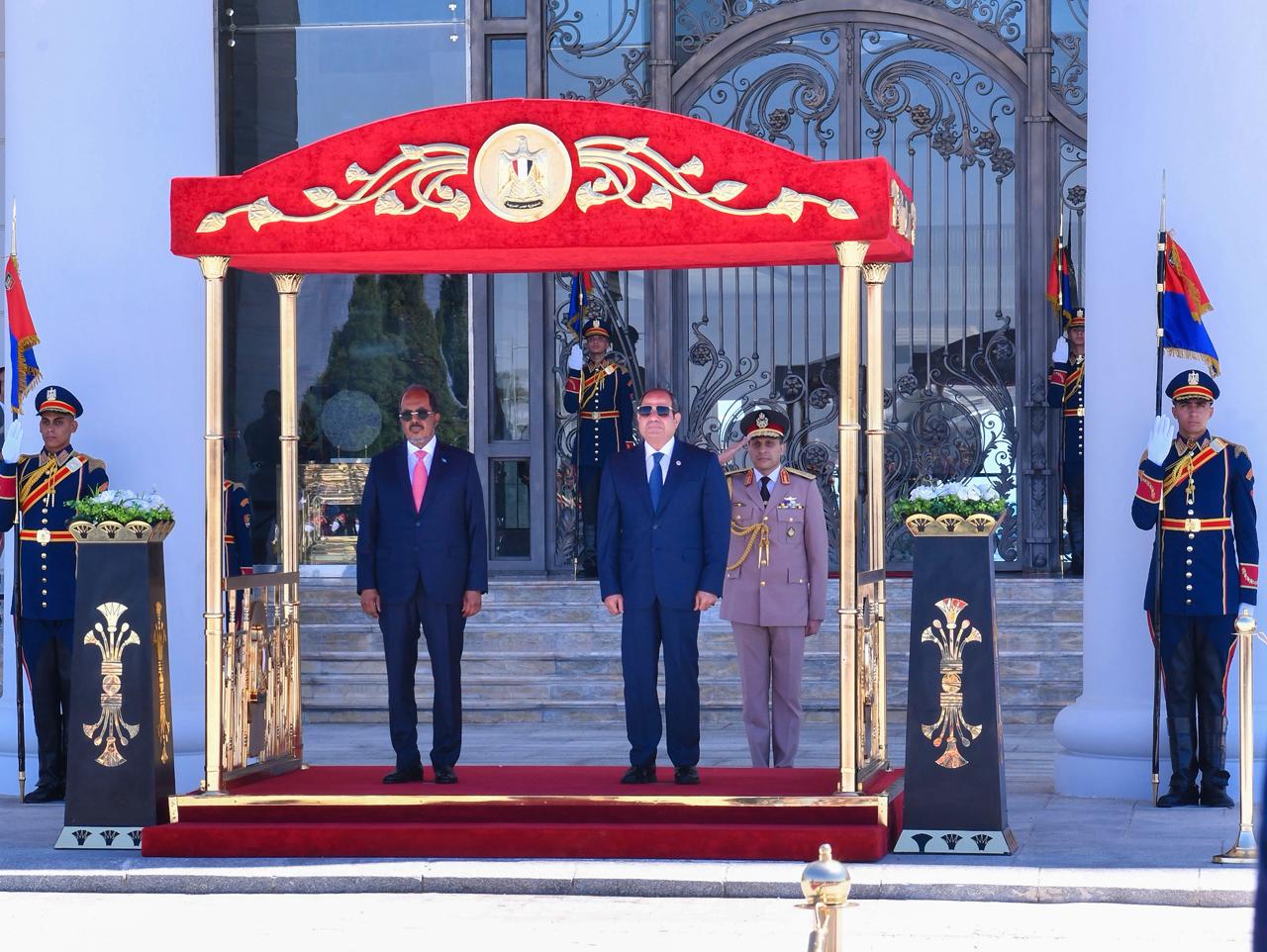 المتحدث الرئاسي ينشر صور استقبال الرئيس السيسي لنظيره الصومالي بمدينة العلمين