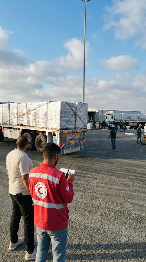 The 248th "Zad Al-Izza" aid convoy enters the Gaza Strip