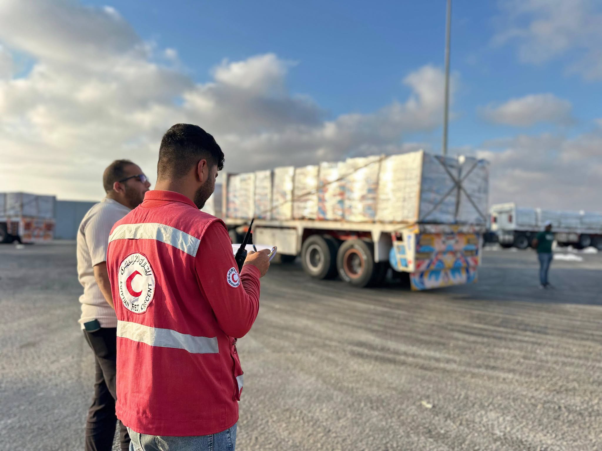 The 248th "Zad Al-Izza" aid convoy enters the Gaza Strip
