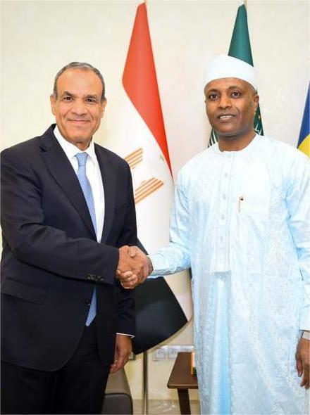 وزير الخارجية يجري مباحثات مع نظيره التشادي