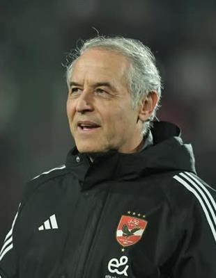 Kohler puts the final touches on Al-Ahly's formation in preparation for the summit match